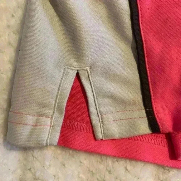 Under Armour loose Heat gear pink shorts with gray & white. Women’s size large - Picture 3 of 7